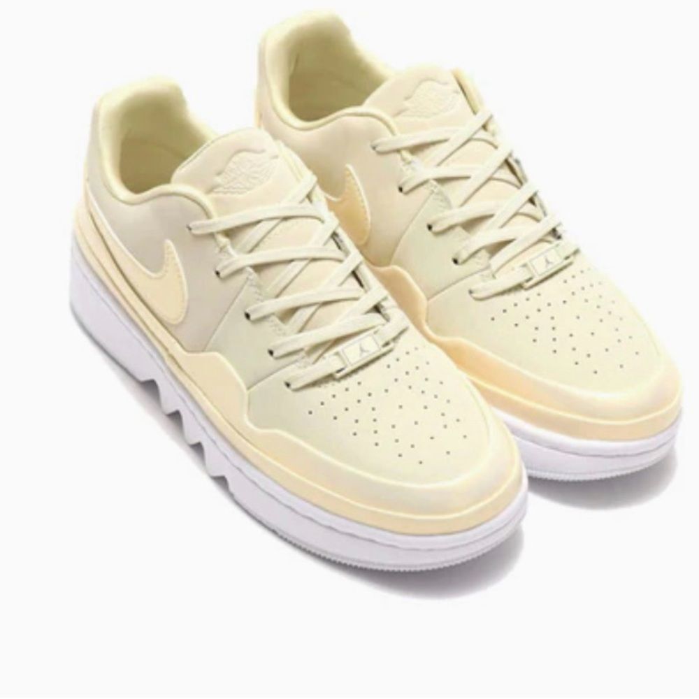 Air Jordan
(WMNS) Air Jordan 1 Jester XX
'Fossil' CQ0278-200
Womens
Size: 7.5